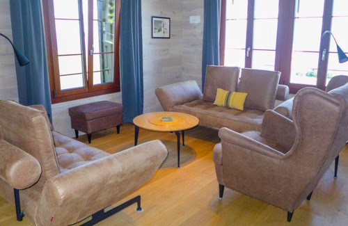 Bullet House | 100 m² House ∙ 3 bedrooms ∙ 6 guests