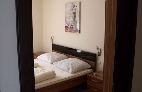 Balatonszarszo House | 100 m² House ∙ 3 bedrooms ∙ 6 guests
