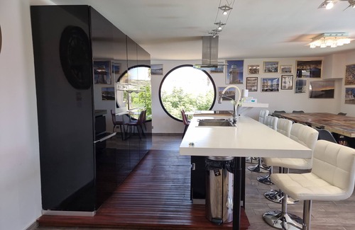 Sete Villa | 100 meters from the beach, large villa with heated pool and jacuzzi
