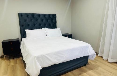 Kosmos Cabin | 100 on Simon Bekker Kosmos