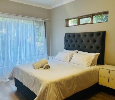 Kosmos Cabin | 100 on Simon Bekker Kosmos