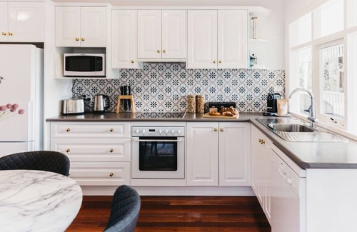 Ferny Creek Bed & Breakfast | 1000 Reasons - Just near the 1000 Steps and Dandenong Ranges National Park.