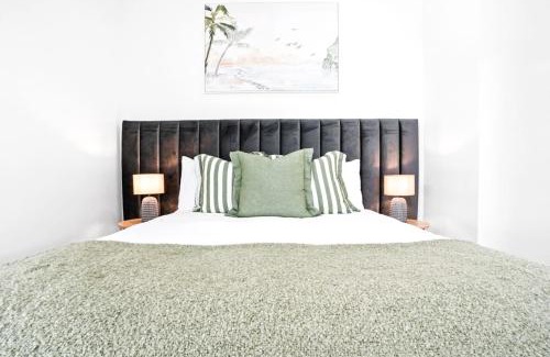 Cairns Central Business District Apartment | 1007 Harbour Lights with Ocean Views