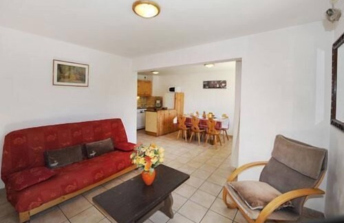 Le Bettaix Apartment | 100m from ski slopes, 1st floor, sauna, balcony, parking, tv, ski locker, 60m², Les Menuires