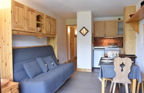 Meribel Apartment | 100m from ski slopes, 3rd floor, balcony, ski locker, 28m², Méribel