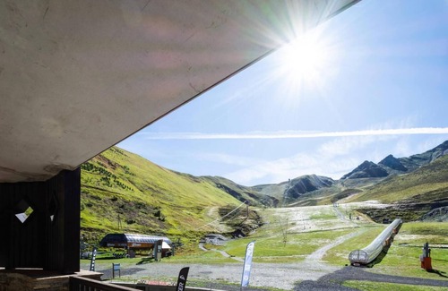 Peyragudes Apartment | 100m from ski slopes, 1st floor, parking, tv, ski locker, 41m², Peyragudes