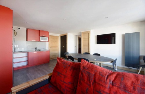 Bellentre Apartment | 100m from ski slopes, 3rd floor, balcony, tv, ski locker, 72m², Montchavin La Plagne