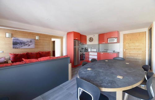Bellentre Apartment | 100m from ski slopes, 3rd floor, balcony, tv, ski locker, 72m², Montchavin La Plagne