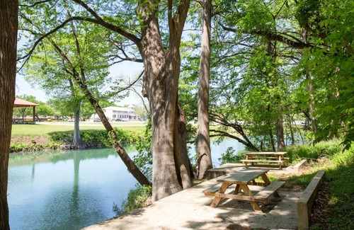 Gruene Apartment | 101 m² Apartment ∙ 3 bedrooms ∙ 6 guests