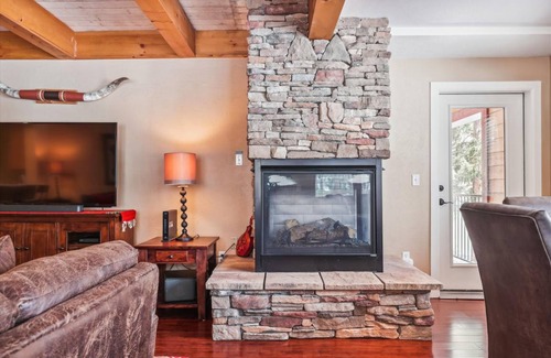 Peak 9 Condo | 101 m² Condo ∙ 2 bedrooms ∙ 8 guests