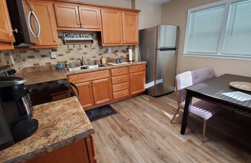 Trenton House | 102 E home Ave. · ✪ Rodney's Cute and Charming Trenton home ✪