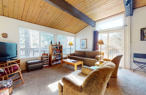 Mammoth Lakes Condo | 102 m² Condo ∙ 2 bedrooms ∙ 6 guests