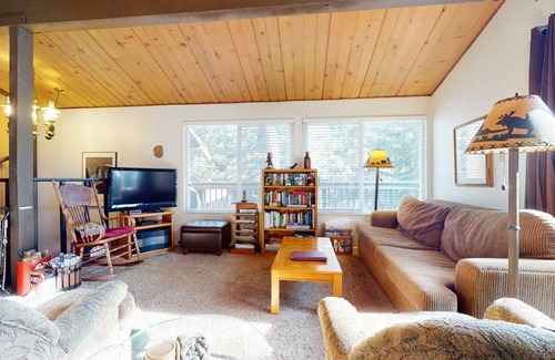 Mammoth Lakes Condo | 102 m² Condo ∙ 2 bedrooms ∙ 6 guests