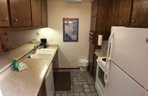 Mammoth Lakes Condo | 102 Standard by RedAwning