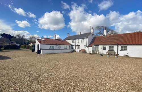 Barmston Cottage | 105 m² Cottage ∙ 2 bedrooms ∙ 4 guests