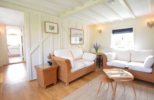 Pin Mill Cottage | 105 m² Cottage ∙ 2 bedrooms ∙ 4 guests