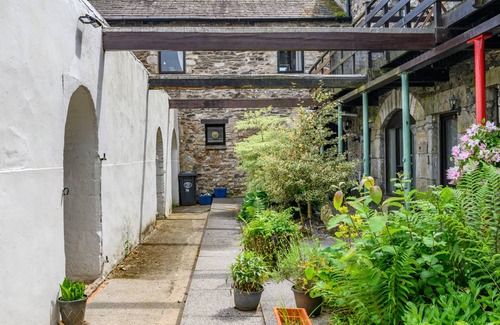 Lindale Cottage | 105 m² Cottage ∙ 2 bedrooms ∙ 4 guests