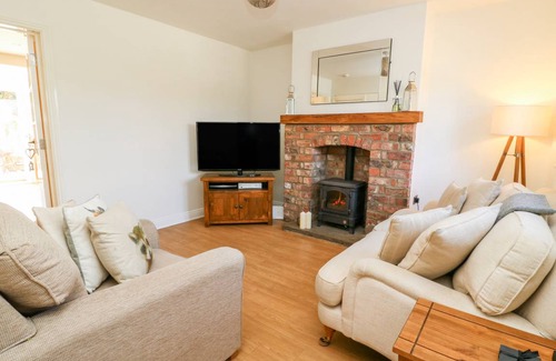 Brantingham Cottage | 105 m² Cottage ∙ 2 bedrooms ∙ 3 guests