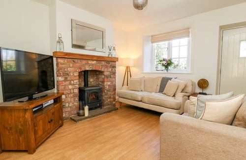 Brantingham Cottage | 105 m² Cottage ∙ 2 bedrooms ∙ 3 guests