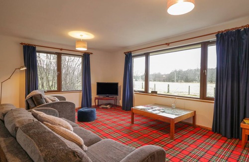 Alvie Cottage | 105 m² Cottage ∙ 2 bedrooms ∙ 4 guests