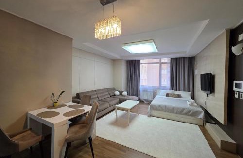 Almaty District Apartment | 108 посольство США 2х комн кв на 1-6 гостей с 2-мя кроватями и раскладной диван 2 санузла