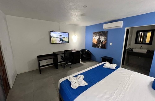 Jaco Resort | 10BR Private Party Complex ★ PRIME Location!⬅ NIGHTCLUB and BISTRO on Site!