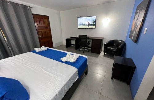 Jaco Resort | 10BR Private Party Complex ★ PRIME Location!⬅ NIGHTCLUB and BISTRO on Site!