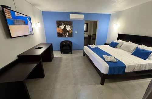 Jaco Resort | 10BR Private Party Complex ★ PRIME Location!⬅ NIGHTCLUB and BISTRO on Site!