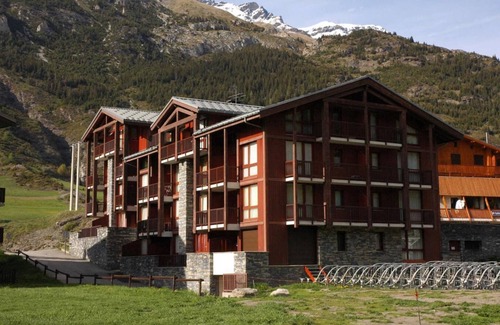 Lanslevillard Apartment | 10m from ski slopes, 1st floor, tv, ski locker, 22m², Val Cenis