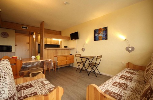 Arc-1800 Apartment | 10m from ski slopes, 1st floor, view valley, balcony, tv, 33m², Les Arcs