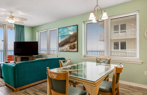 Navarre Beach Condo | 10th Floor Oceanfront Condo with Shared Pool & Hot Tub, Ocean View, W/D, & WiFi
