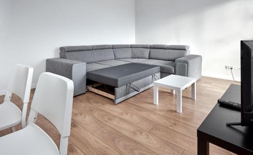 Nowe Miasto Apartment | 10th Floor Unii Lubelskiej Apartment by BookingHost