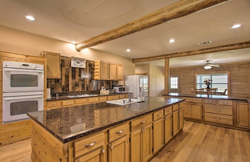 Rosston House | 11-Acre Log Cabin w/Jungle Gym & Sand Volleyball