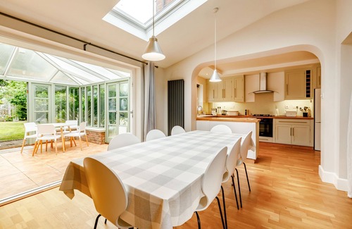Broadwey Cottage | 11 BEECH ROAD, pet friendly, with a garden in Weymouth