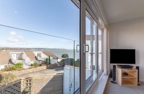Saundersfoot House | 11 Captains Walk - Three Bedroom House, Sleeps 6