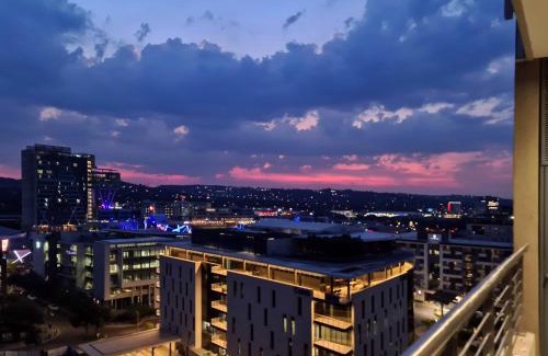 Menlyn Apartment | 11 Floors in the Sky - Luxurious 1 Bedroom