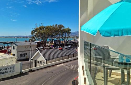 Gordons Bay Central Apartment | '11 Gordonia'- 2 En-suite Bedrooms, Beach access & Great location