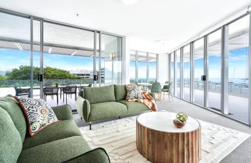 Cairns Central Business District Apartment | 11 Harbour Lights with Ocean Views