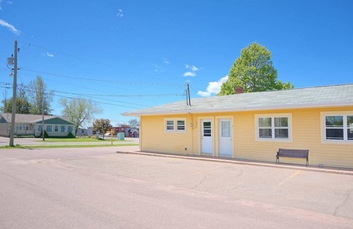 Summerside Apartment | (11) Private Queen Suite at Green Acres Summerside