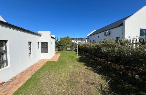 Raithby Villa | 11 Raithby Retreat