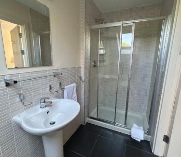 Killarney House | 11 The Avenue