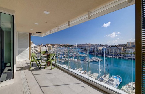 Ta' Xbiex Apartment | 110 m² Apartment ∙ 3 bedrooms ∙ 6 guests