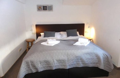Saalbach-Hinterglemm Apartment | 110 m² Apartment ∙ 5 bedrooms ∙ 11 guests