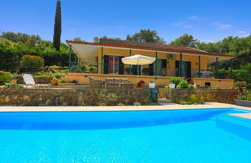 Agios Spyridon Corfu Villa | 110 m² Villa ∙ 3 bedrooms ∙ 6 guests