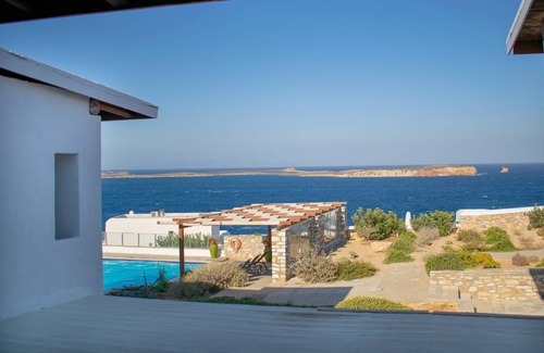 Nea Cryssi Akti Villa | 110 m² Villa ∙ 4 bedrooms ∙ 7 guests