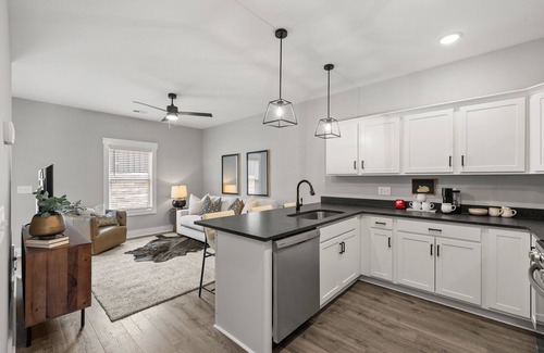 Clarksville House | 111 Hickory Grove Blvd Unit #B5