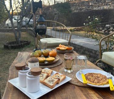 Kaul House | 1111 Villa - The Human Happiness project - MUKTESHWAR - - - - - - -Jacuzzi - Private Property with Garden and Orchard