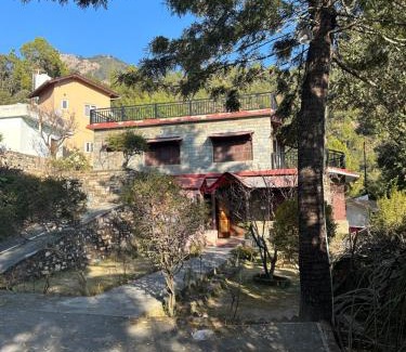 Kaul House | 1111 Villa - The Human Happiness project - MUKTESHWAR - - - - - - -Jacuzzi - Private Property with Garden and Orchard