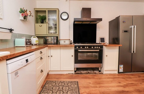 Morecambe House | 112 BALMORAL ROAD, pet friendly, with a garden in Morecambe