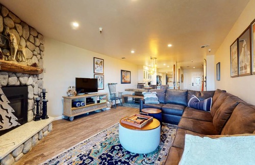 Mammoth Lakes Condo | 112 m² Condo ∙ 2 bedrooms ∙ 6 guests